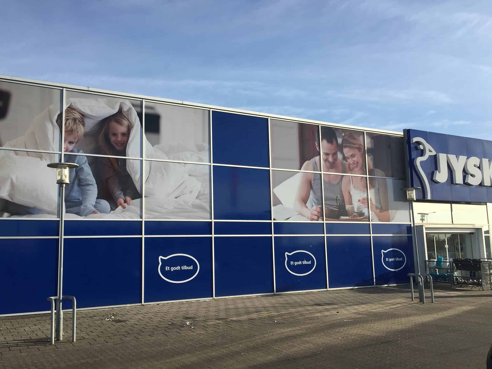 Foliedekoration til butiksfacade