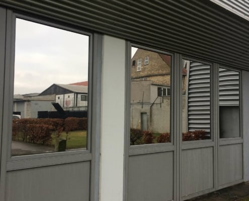 Solfilm monteret på vinduer